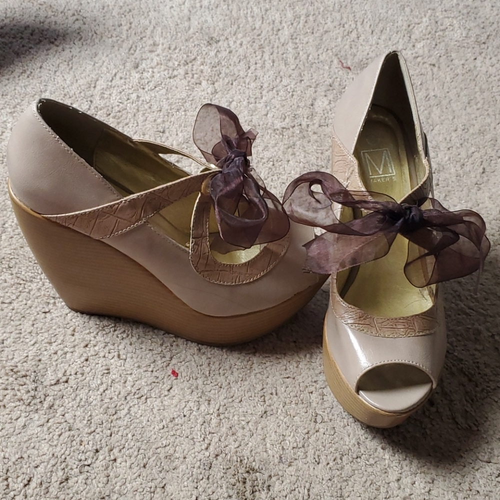 Tie Up Wedges